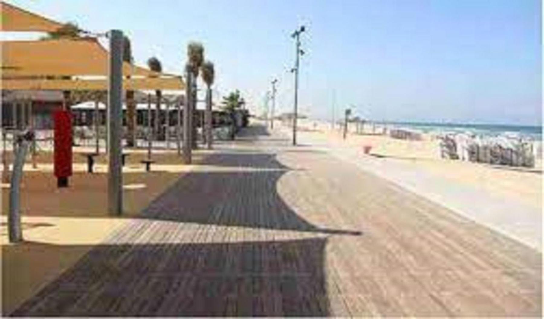 Spat Beach Bat Yam Exteriör bild