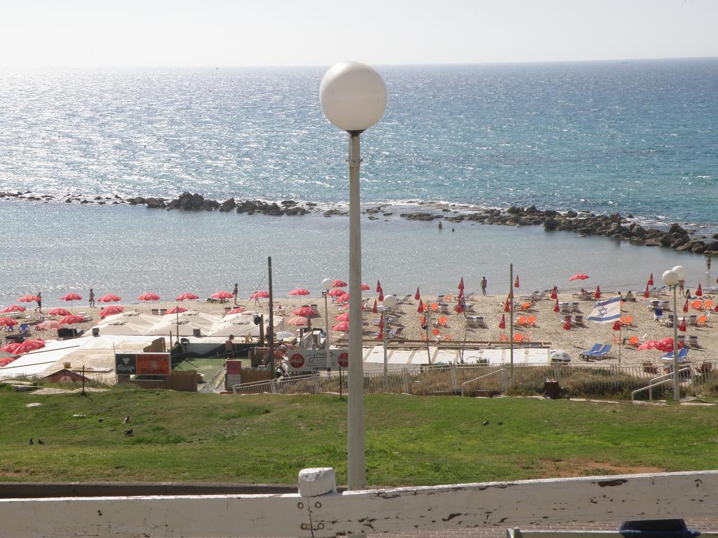 Spat Beach Bat Yam Exteriör bild