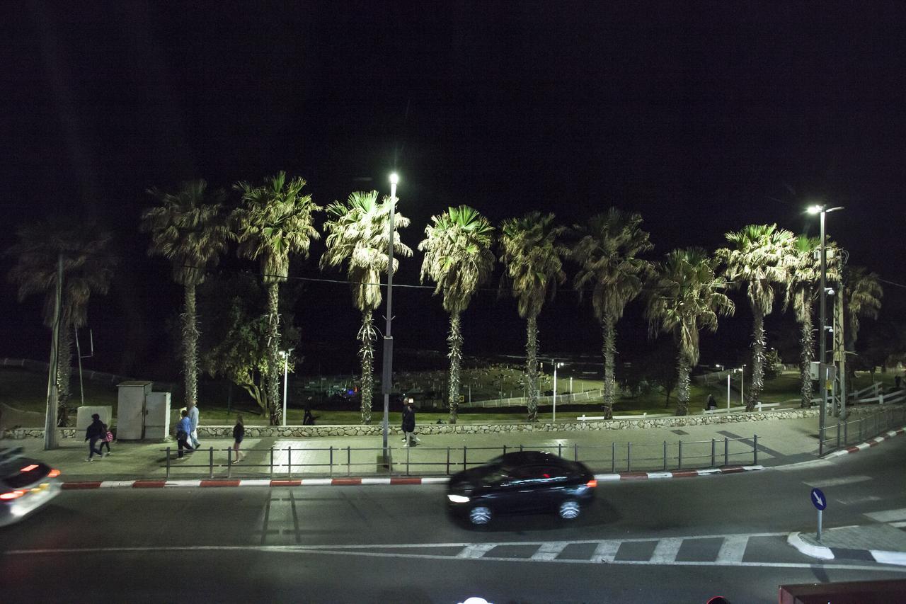Spat Beach Bat Yam Exteriör bild