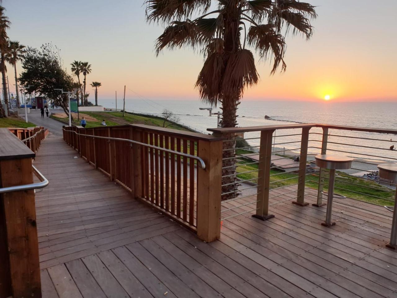 Spat Beach Bat Yam Exteriör bild