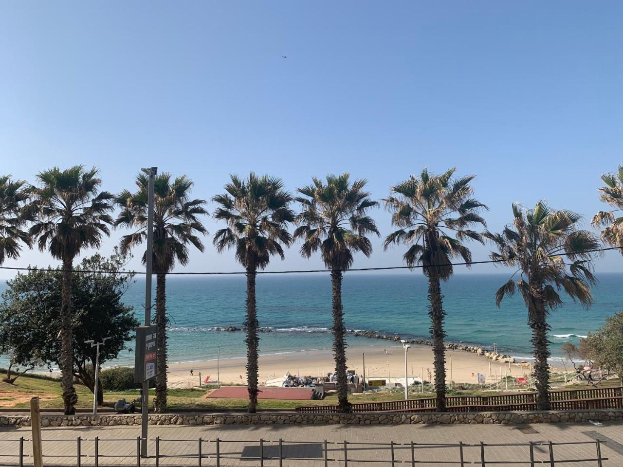 Spat Beach Bat Yam Exteriör bild