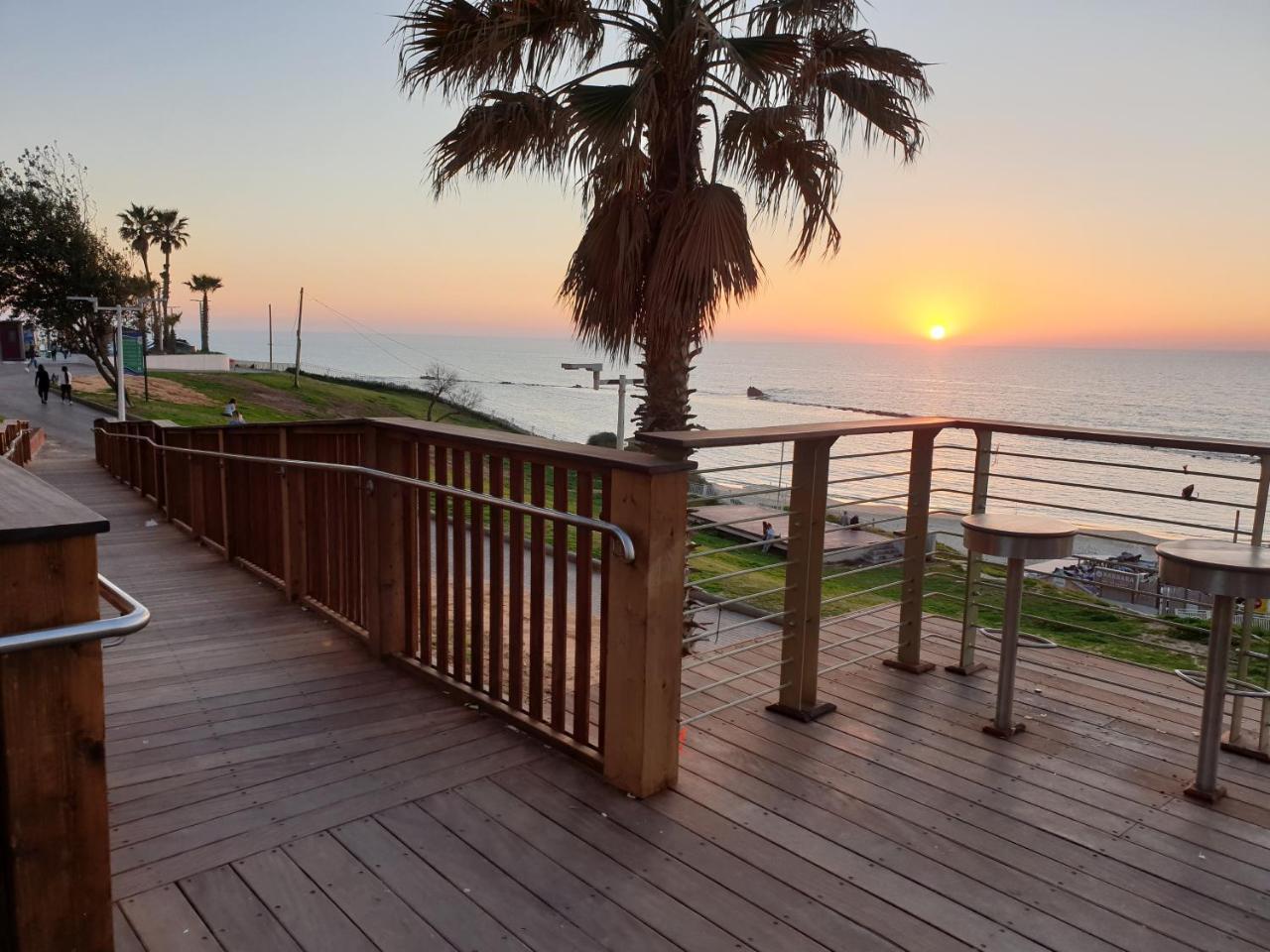 Spat Beach Bat Yam Exteriör bild