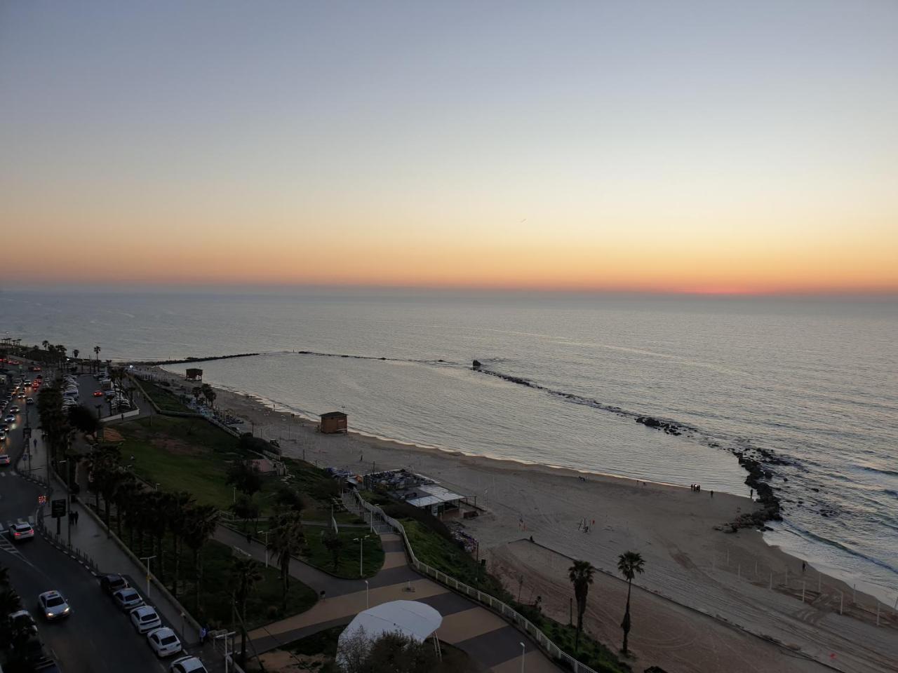 Spat Beach Bat Yam Exteriör bild