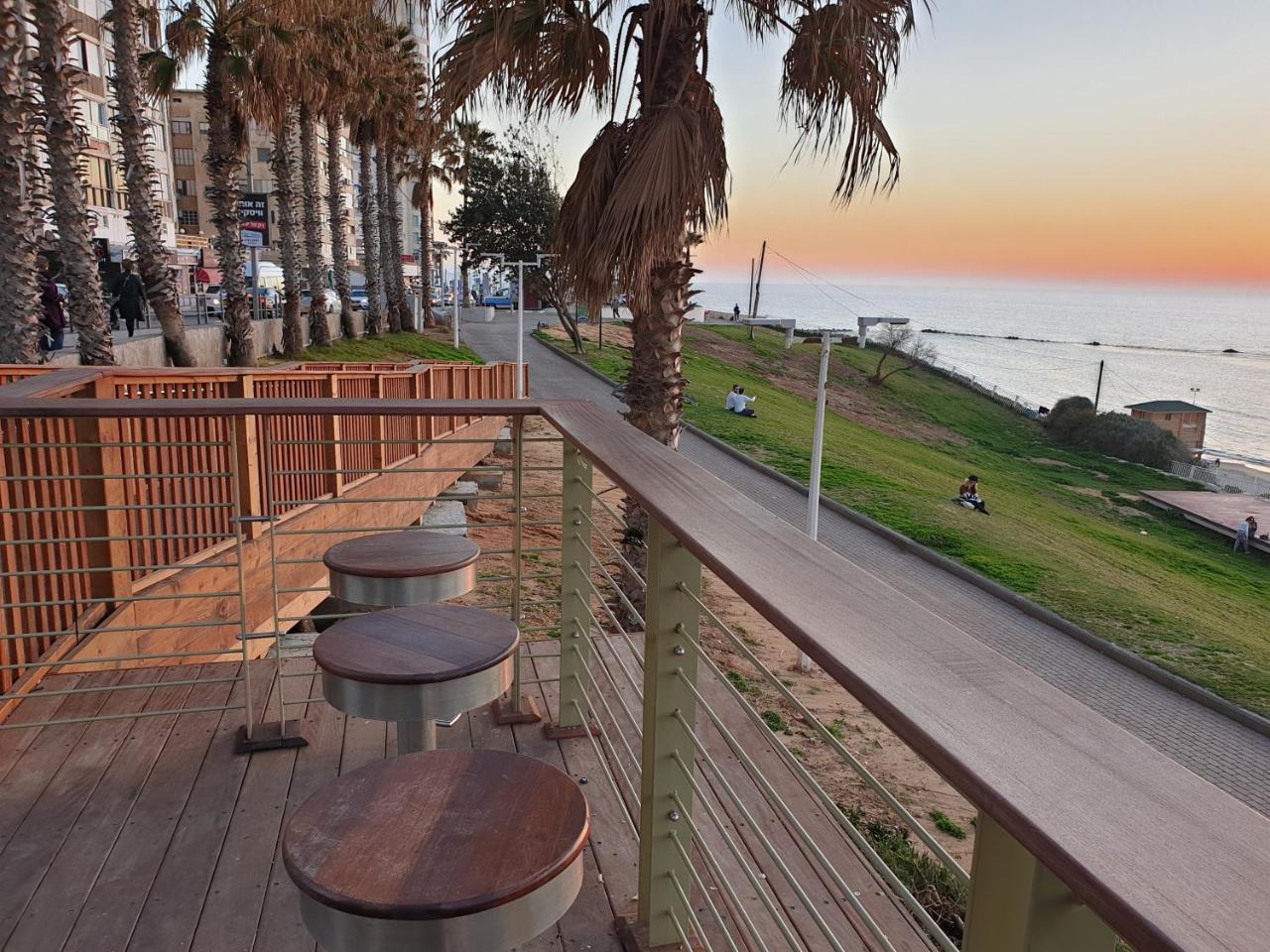 Spat Beach Bat Yam Exteriör bild